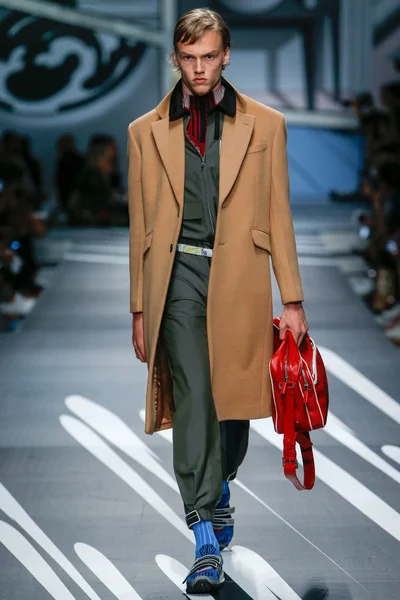 Look 31
